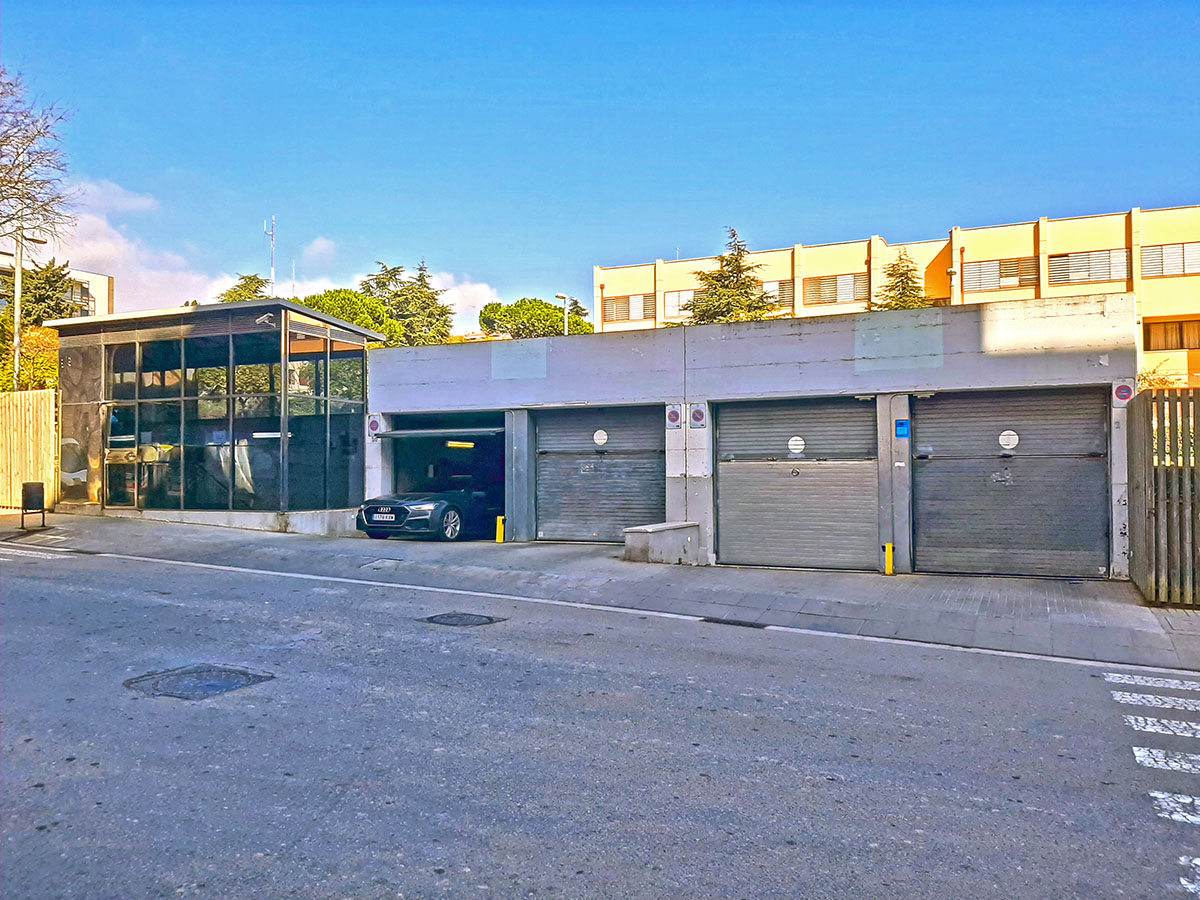 Parking Badalona entrada calle 2